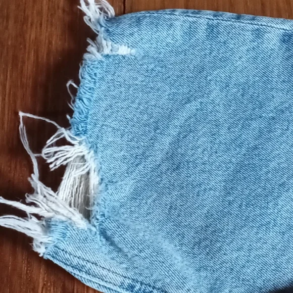 AGOLDE High Rise Riley Straight Crop  in light wash with raw hem - Picture 13 of 15